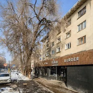 Mid-century Charm в центре Алматы
